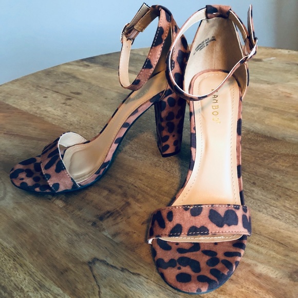 Leopard print block heels - Picture 2 of 2